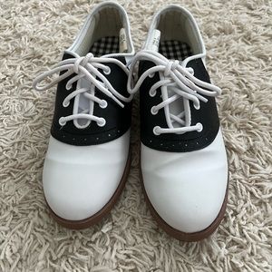 Predictions Black and White Flats